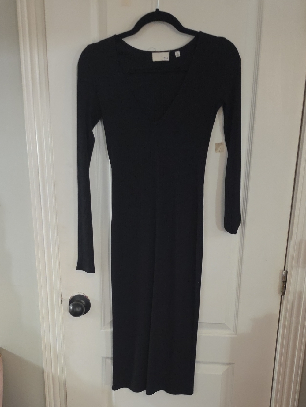 Wilfred Black Long Sleeve V-Neck Midi Dress